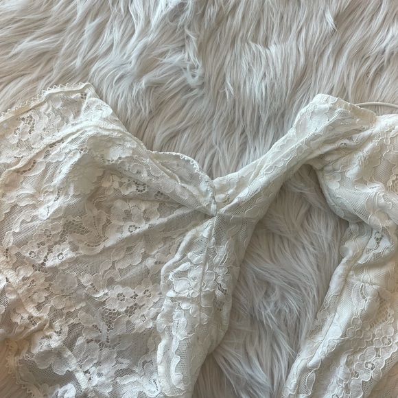Fashion Nova white lace dress - Picture 5 of 6